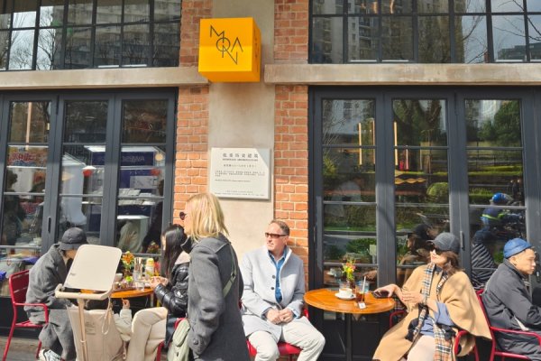 罗密欧的老乡和他的苏州新娘，把餐厅开在老仓库，因这里是上海环球美食新地标