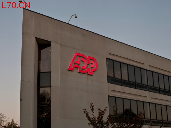 自动数据处理公司（ADP）第三季度利润和营收增收，随之上调全年业绩预期。