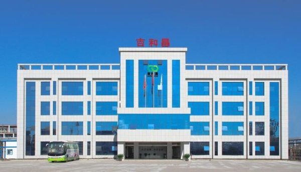 吉和昌二人控股六成，研发占比低毛利率反超，产能消化存疑