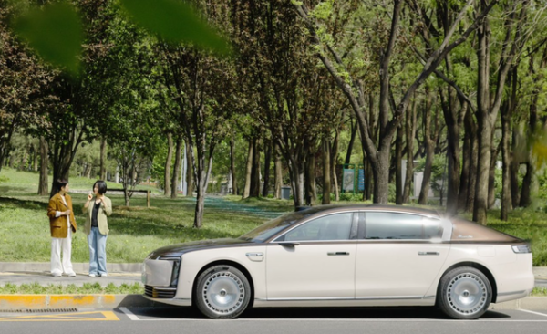 当科技遇见思想：尊界S800与张泉灵的同频前行