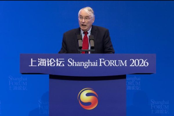 美国前助理国务卿冯稼时答一财：特朗普关税政策完全失败