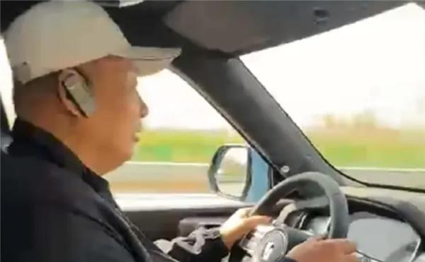 魏建军于东来直播飙车！并透露长城将打造V8混动超跑及GT3级别赛车
